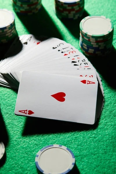 Mobile app home screen showing slot games, live casino, and sportsbook tabs
